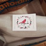 Postkarte mit rotem Vogel